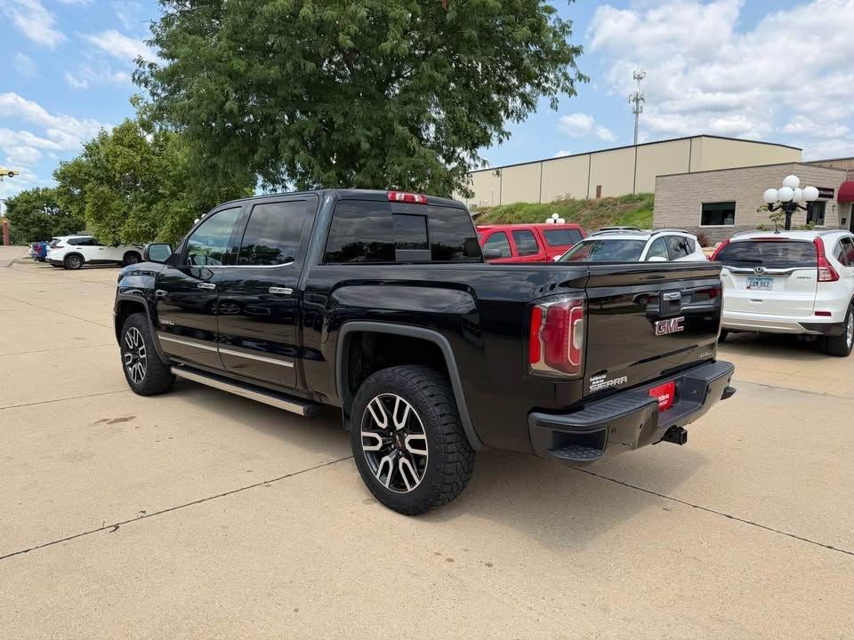 GMC Sierra 1500 Denali Crew Cab Long Box 4WD 2017