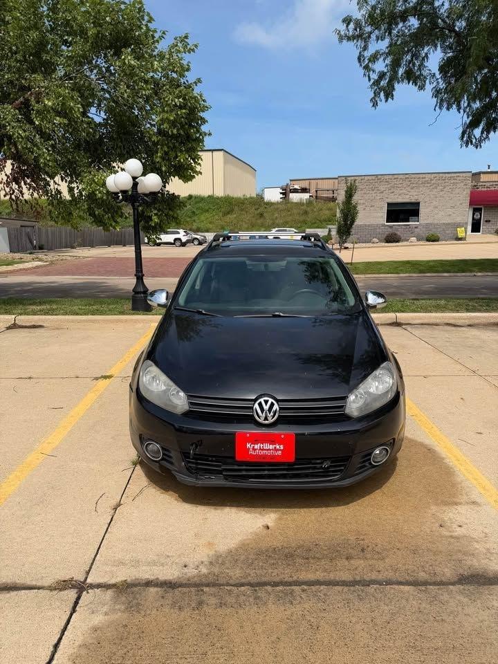 Volkswagen Jetta SportWagen 2.0L TDI 2011