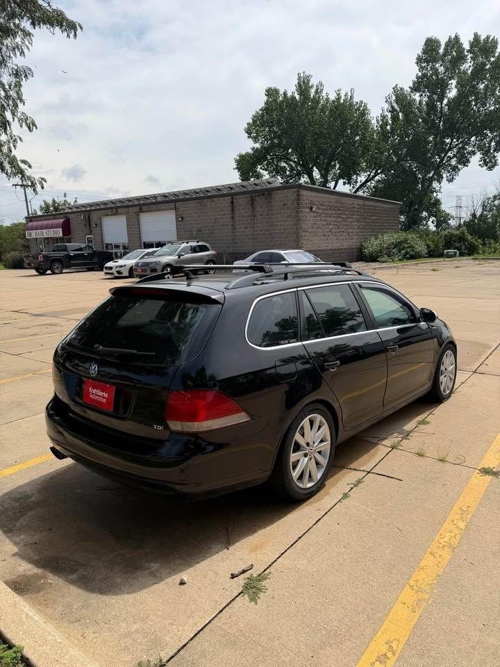 Volkswagen Jetta SportWagen 2.0L TDI 2011