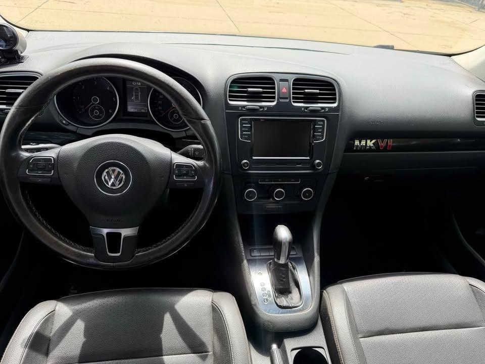 Volkswagen Jetta SportWagen 2.0L TDI 2011