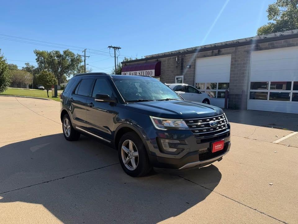 Ford Explorer photo 3
