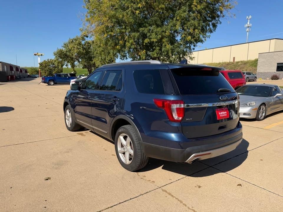 Ford Explorer photo 6