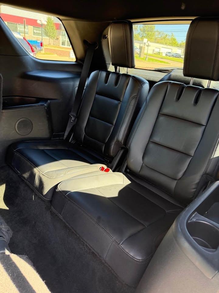 Ford Explorer photo 10