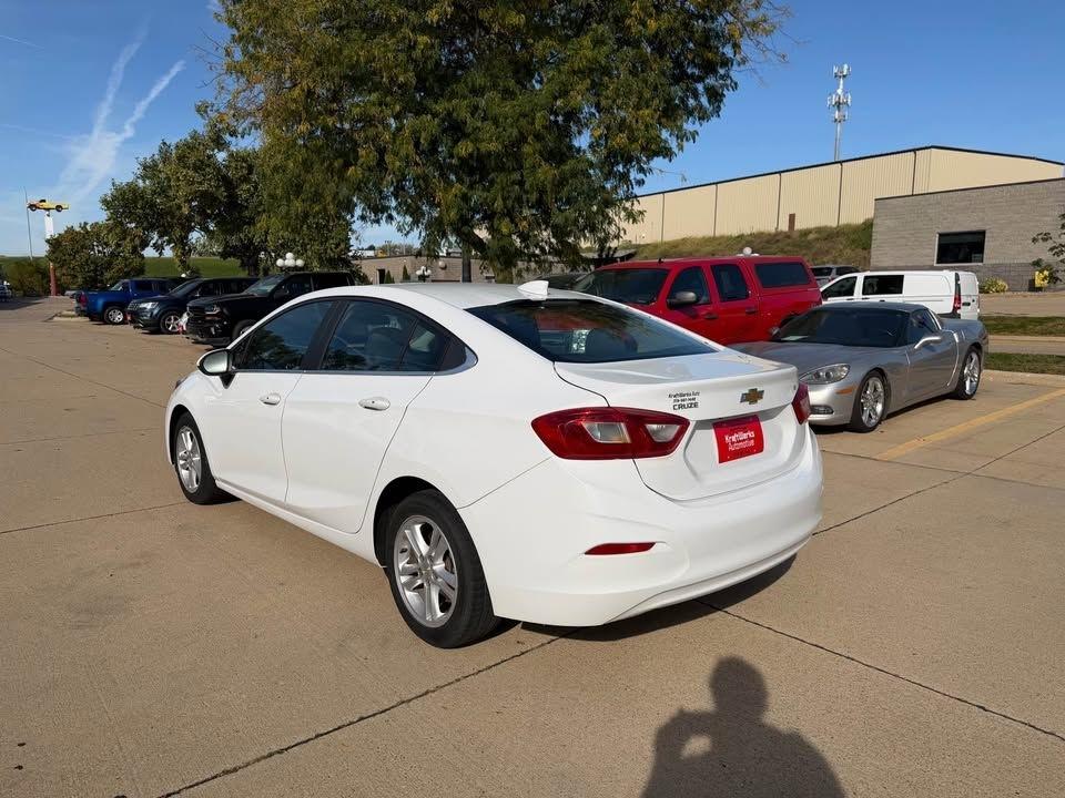 Chevrolet Cruze photo 6