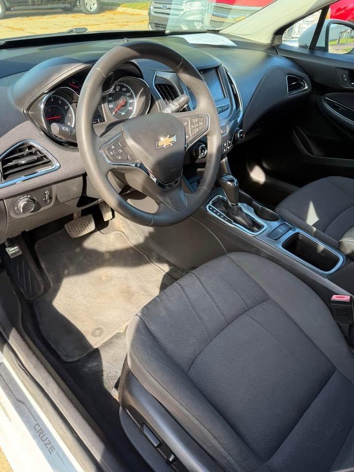 Chevrolet Cruze photo 8