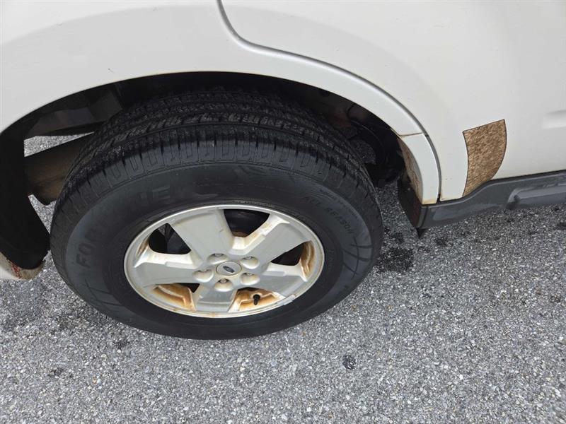 Ford Escape XLT FWD 2011