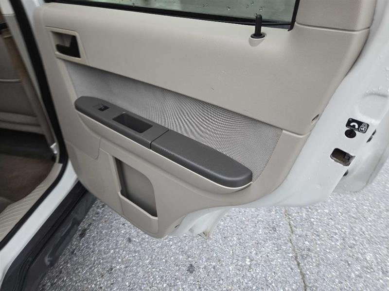 Ford Escape XLT FWD 2011
