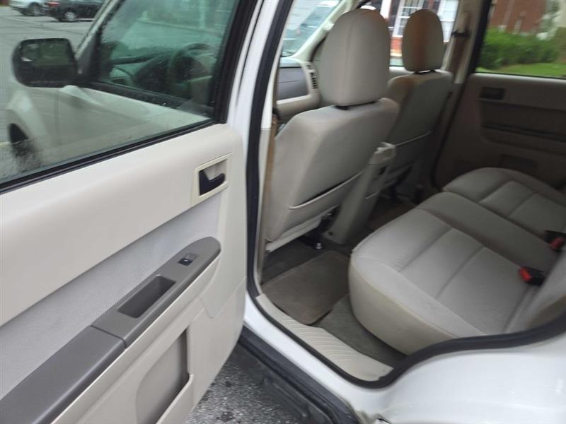 Ford Escape XLT FWD 2011
