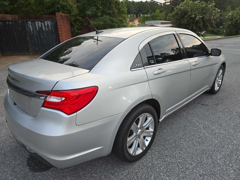 Chrysler 200 LX 2012
