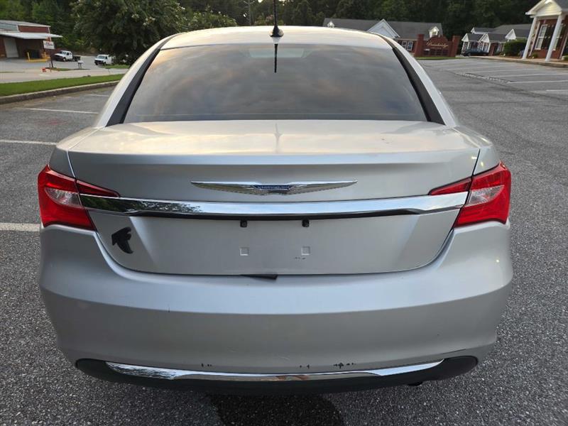 Chrysler 200 LX 2012