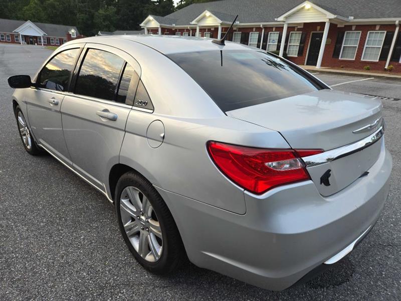 Chrysler 200 LX 2012