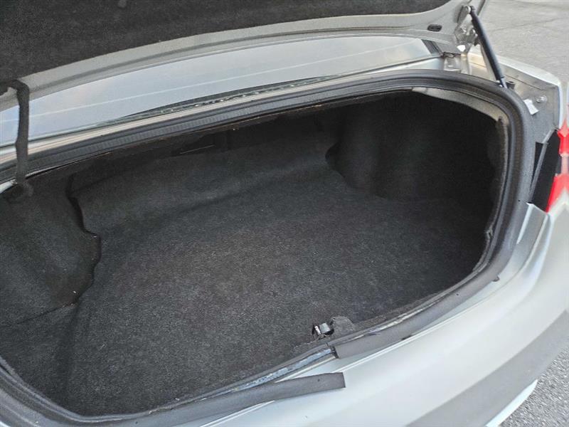 Chrysler 200 LX 2012