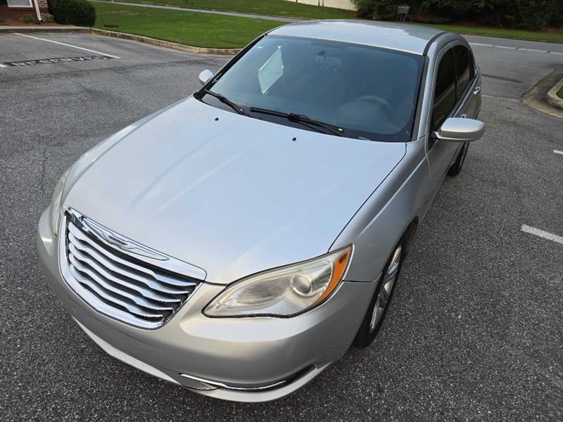 Chrysler 200 LX 2012