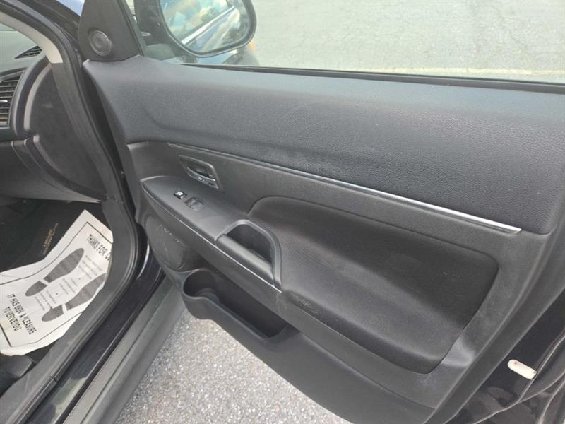 Mitsubishi Outlander Sport SE 2WD 2013