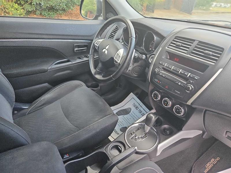 Mitsubishi Outlander Sport SE 2WD 2013