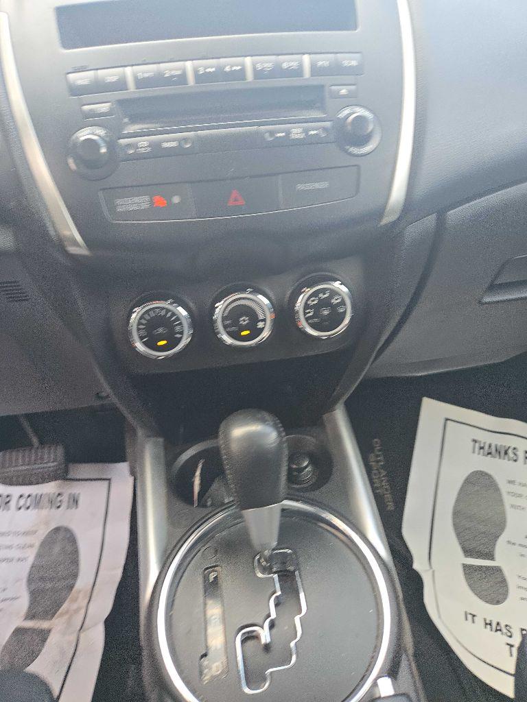 Mitsubishi Outlander Sport SE 2WD 2013