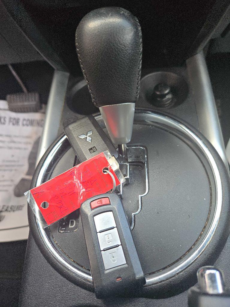 Mitsubishi Outlander Sport SE 2WD 2013