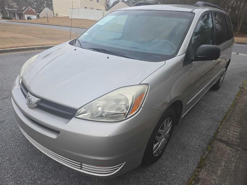 2004 Toyota Sienna LE - 7 Passenger