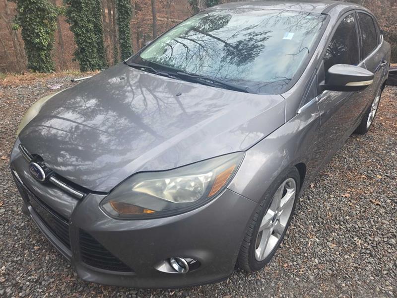 2013 Ford Focus Titanium Sedan