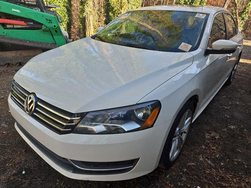 2014 Volkswagen Passat 1.8T SE AT PZEV