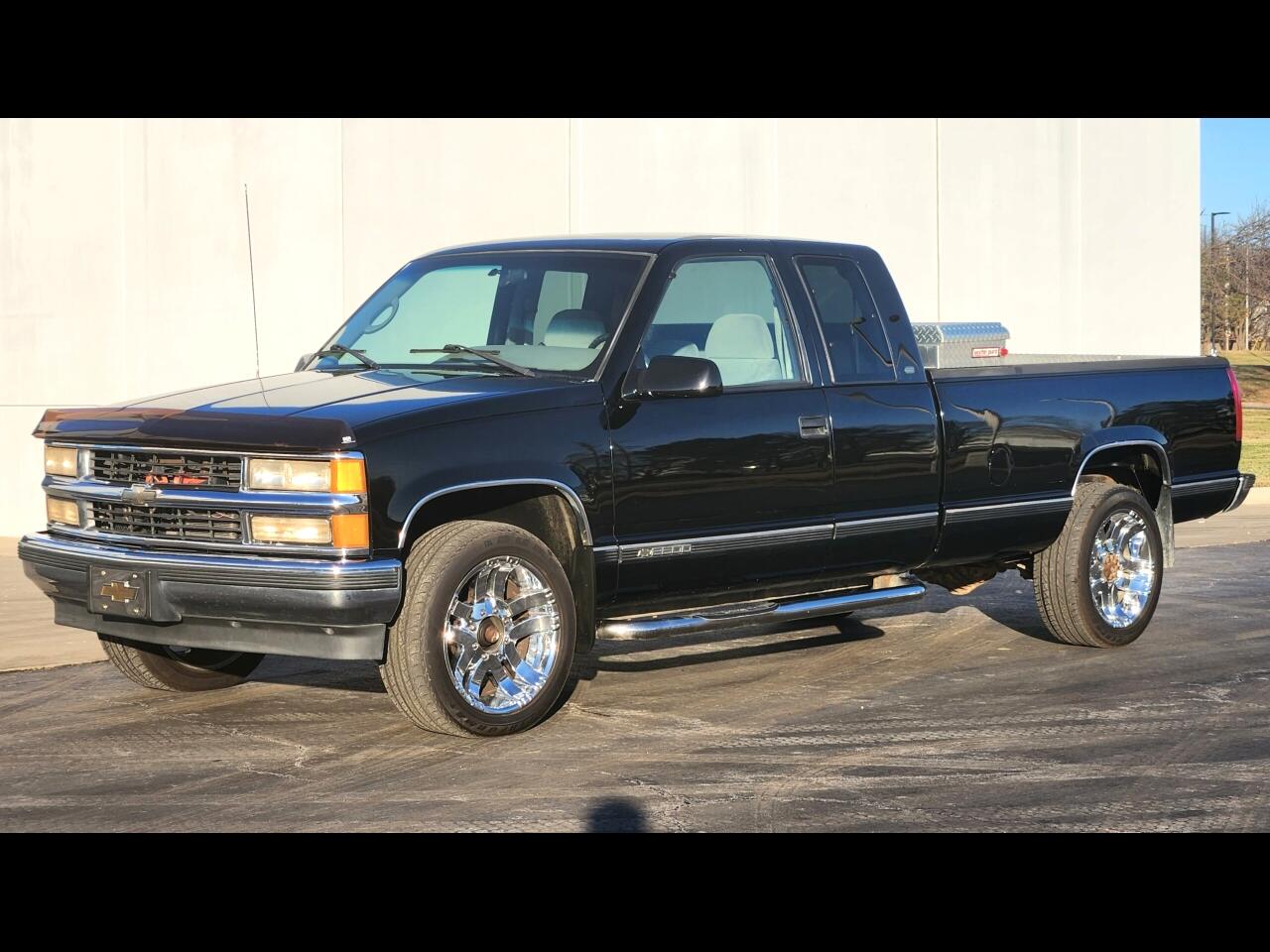 Chevrolet C/K 2500 Ext. Cab 8-ft. Bed 2WD 1996
