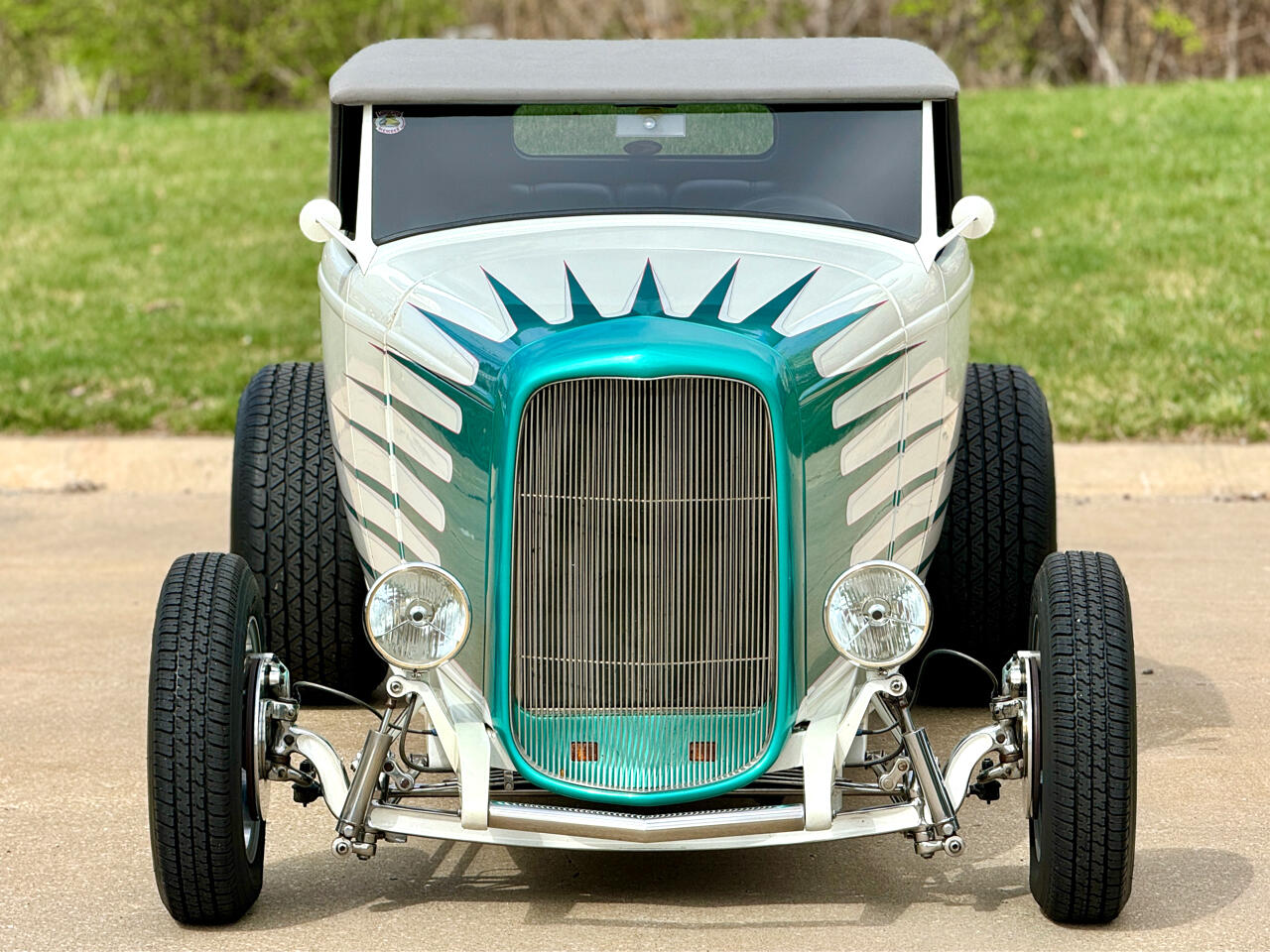 1932 Ford Roadster 38