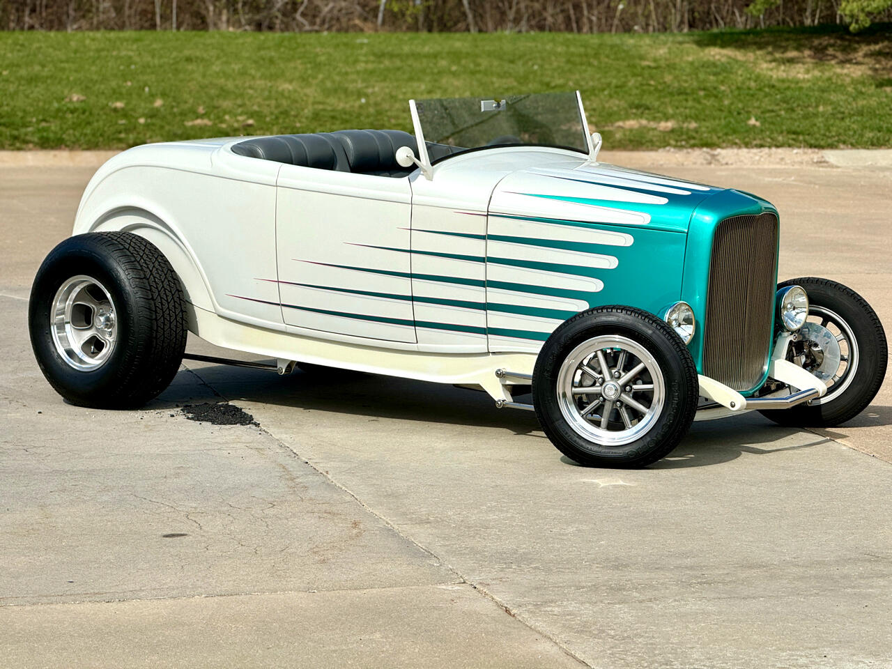 1932 Ford Roadster 37