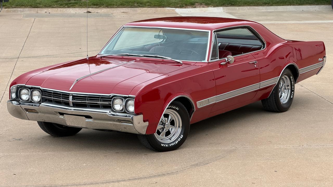 Oldsmobile Starfire  1966