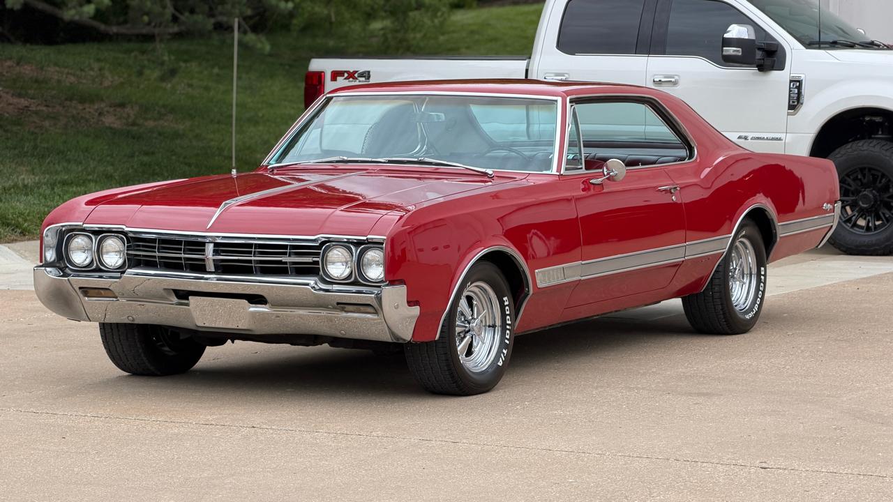 Oldsmobile Starfire  1966