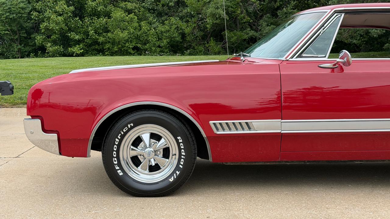 Oldsmobile Starfire  1966