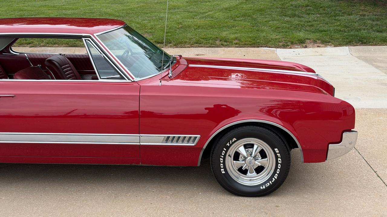Oldsmobile Starfire  1966