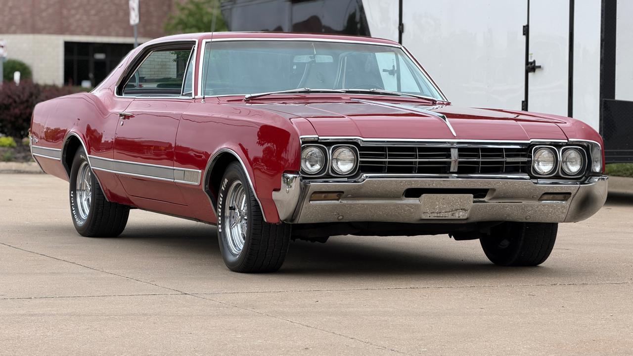 Oldsmobile Starfire  1966