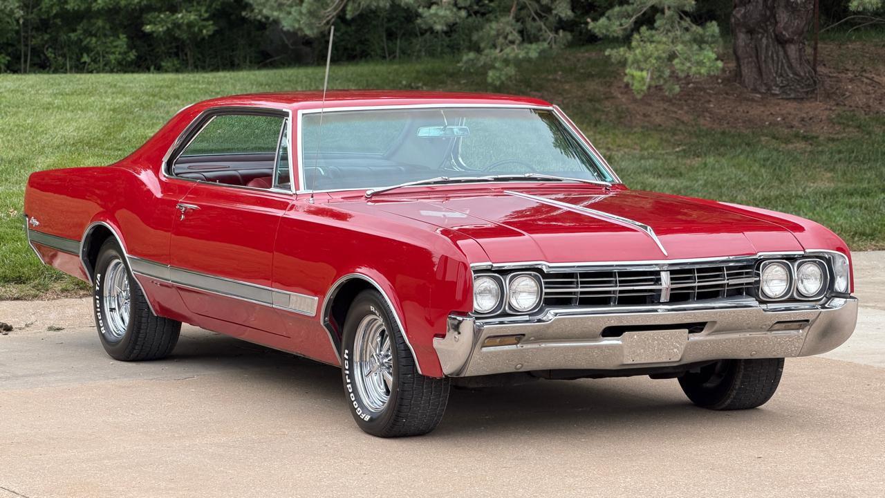 Oldsmobile Starfire  1966