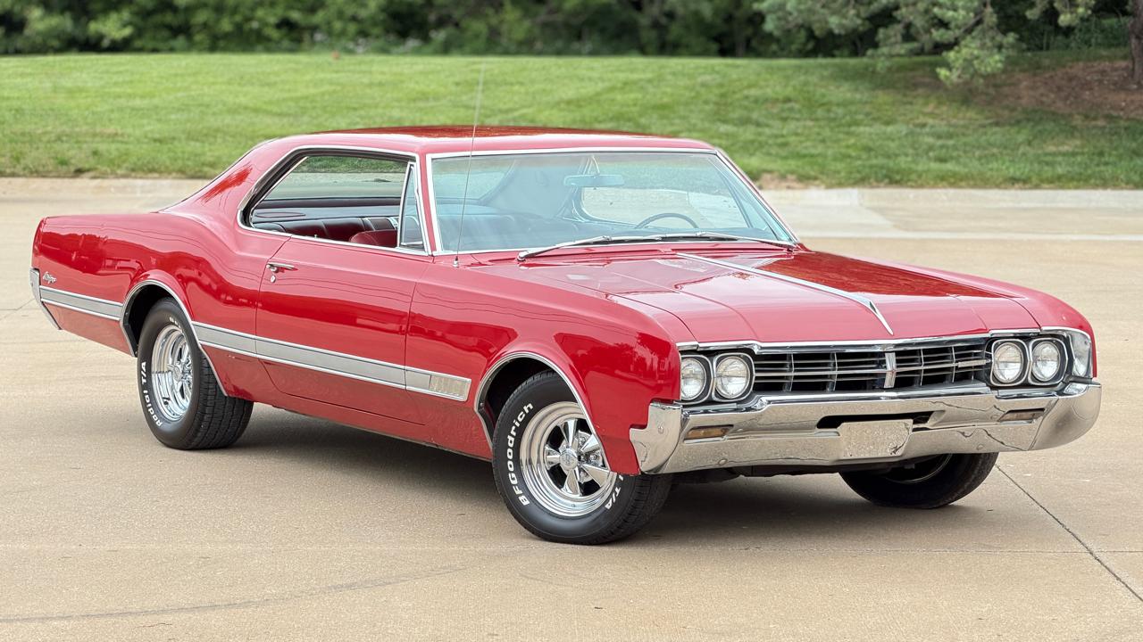 Oldsmobile Starfire  1966