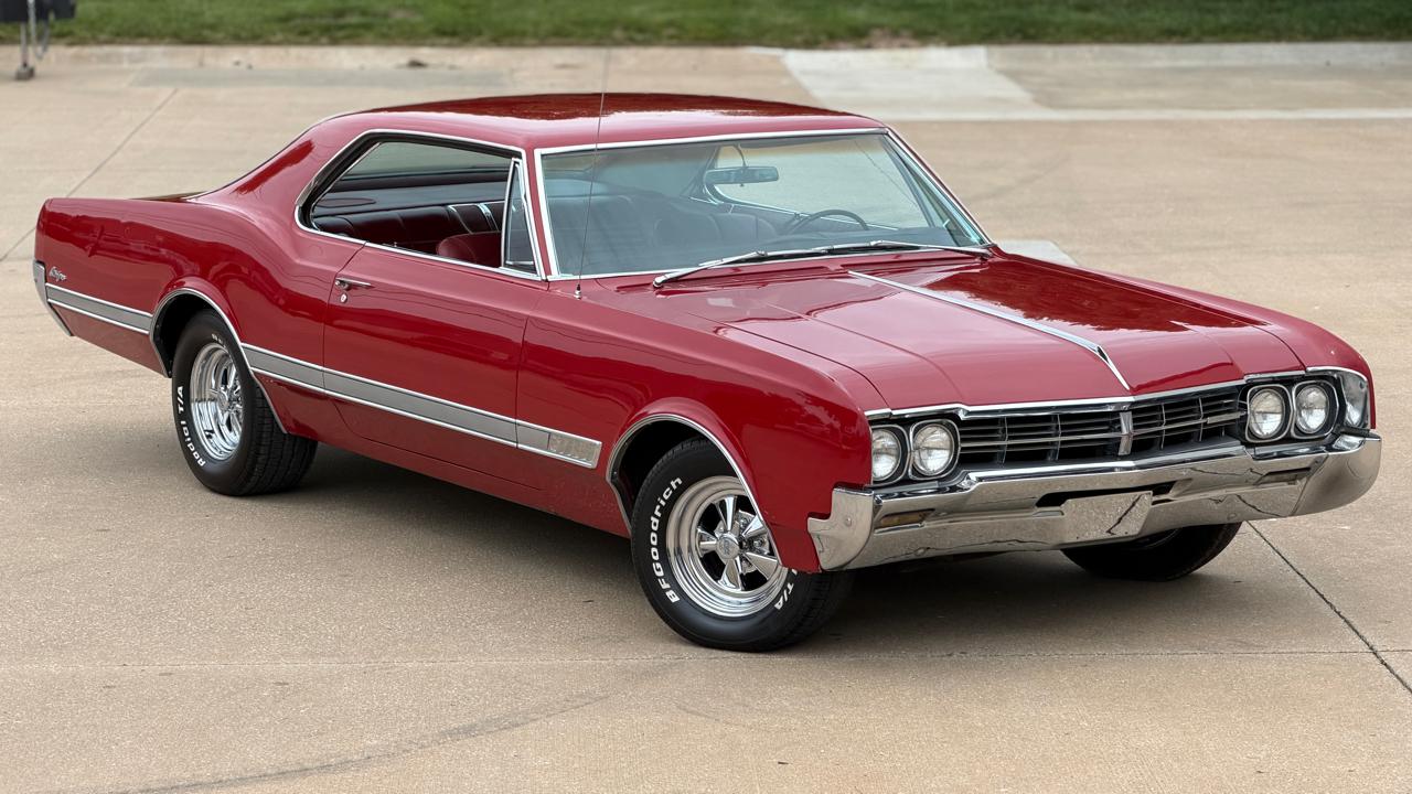 Oldsmobile Starfire  1966
