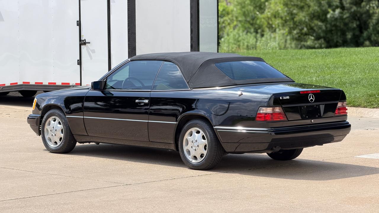 Mercedes-Benz E Class  1995