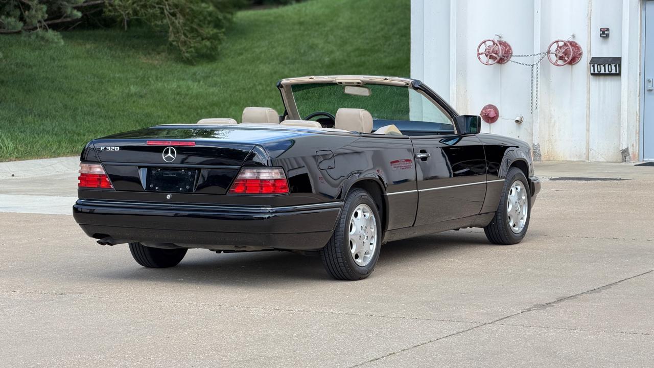 Mercedes-Benz E Class  1995