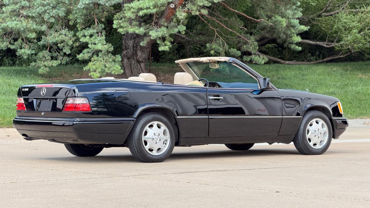 Mercedes-Benz E Class  1995