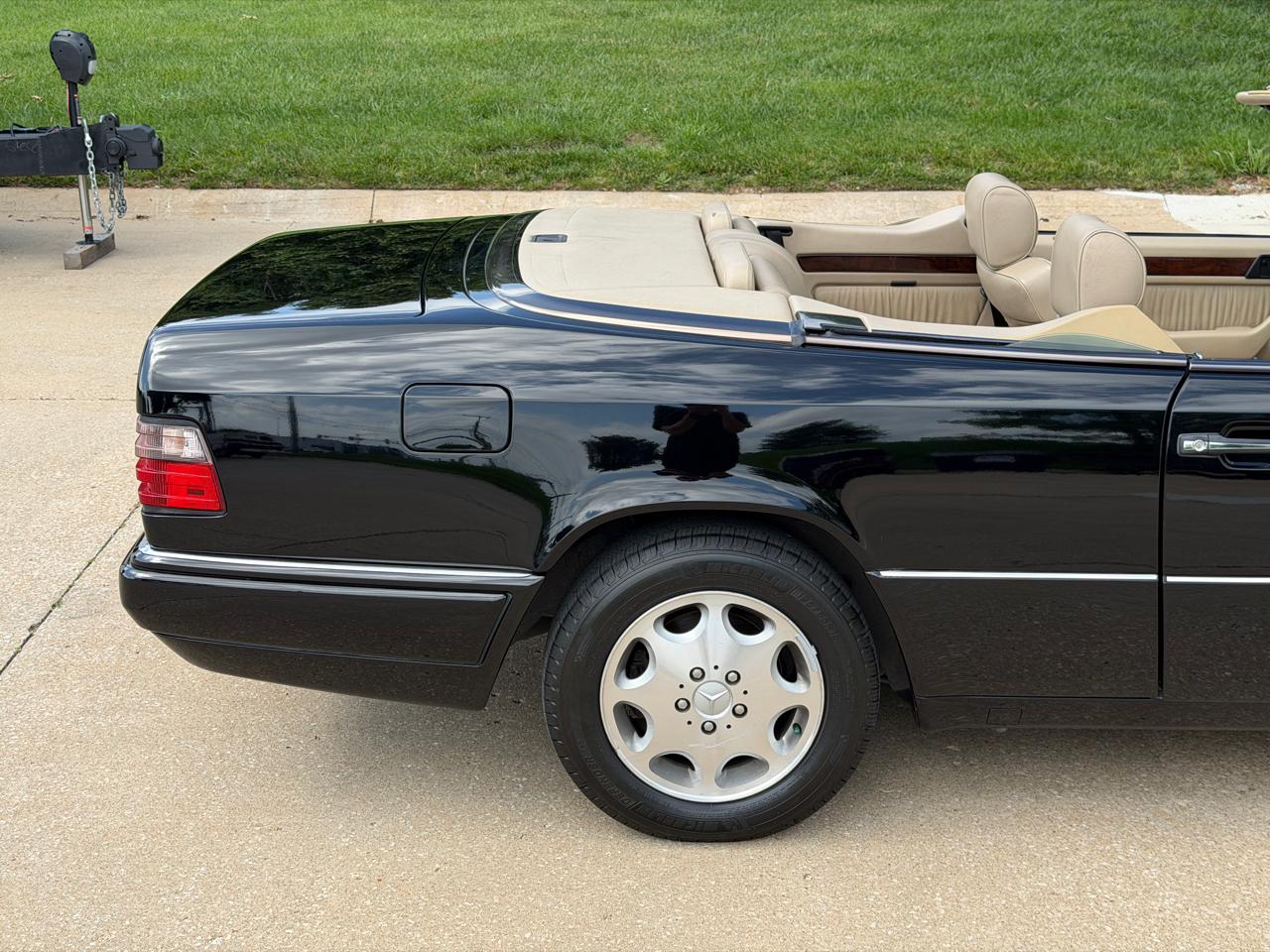 Mercedes-Benz E Class  1995