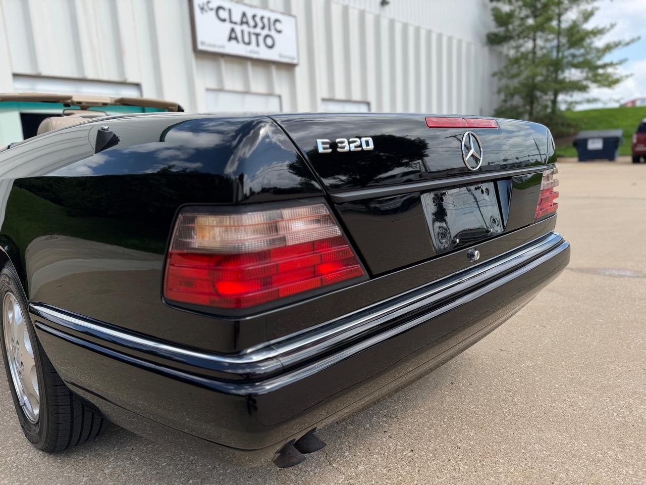 Mercedes-Benz E Class  1995