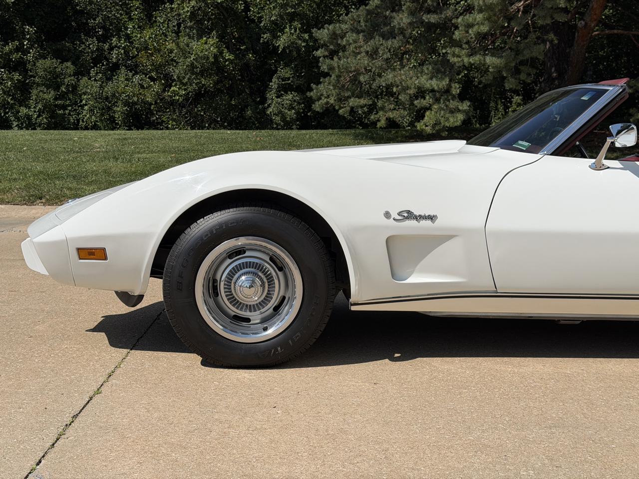Chevrolet Corvette Convertible 1975