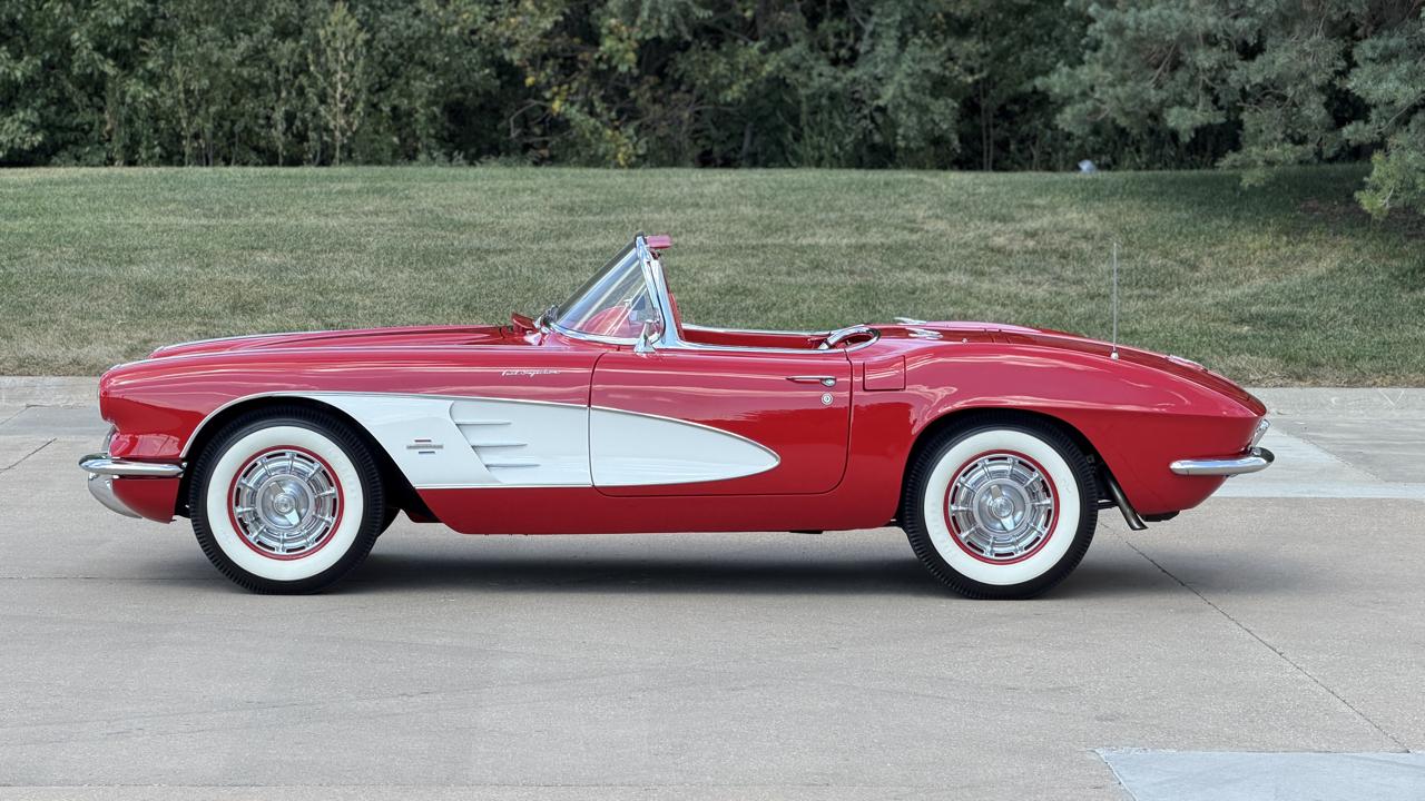 Chevrolet Corvette 2dr Convertible 1961