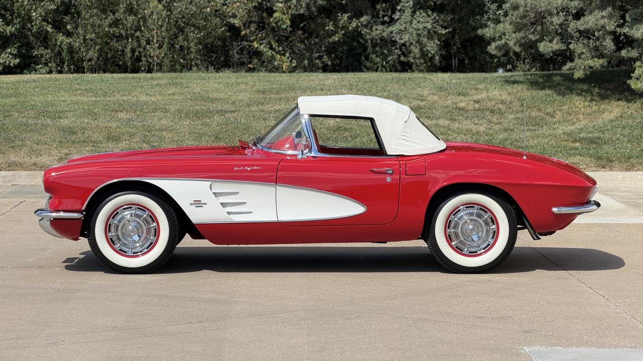 Chevrolet Corvette 2dr Convertible 1961