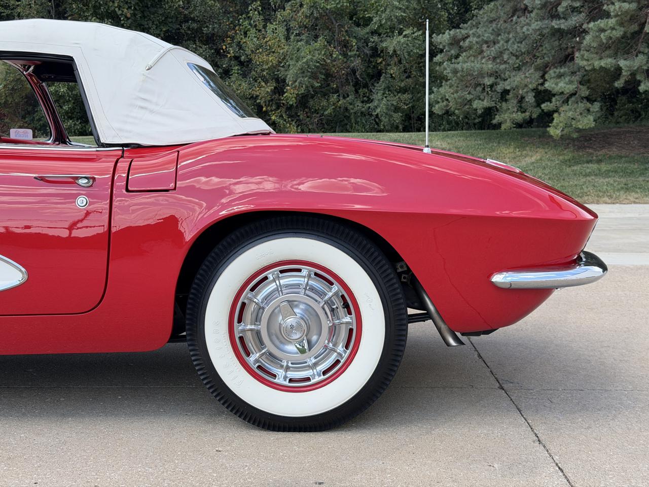 Chevrolet Corvette 2dr Convertible 1961
