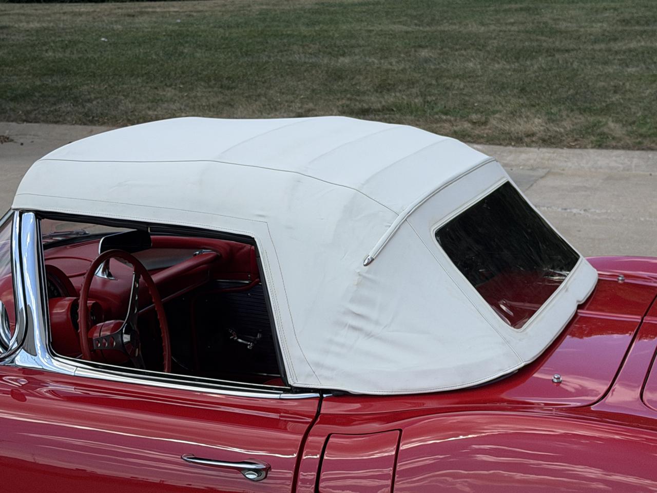 Chevrolet Corvette 2dr Convertible 1961