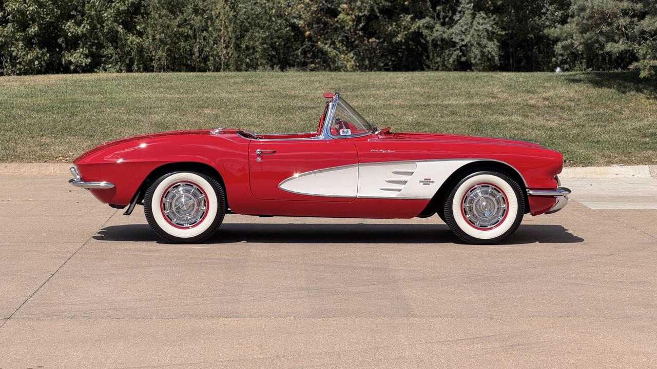 Chevrolet Corvette 2dr Convertible 1961
