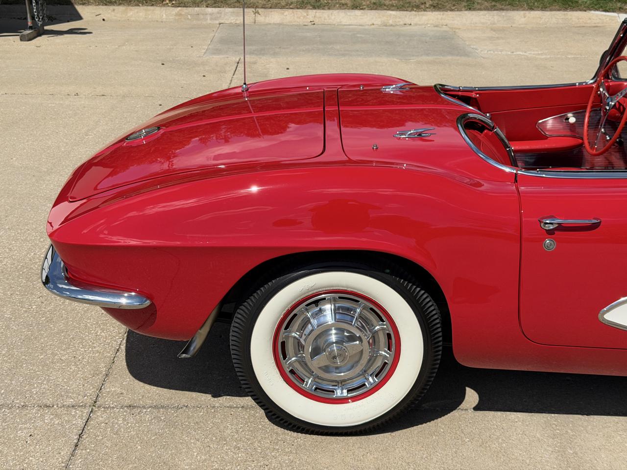 Chevrolet Corvette 2dr Convertible 1961