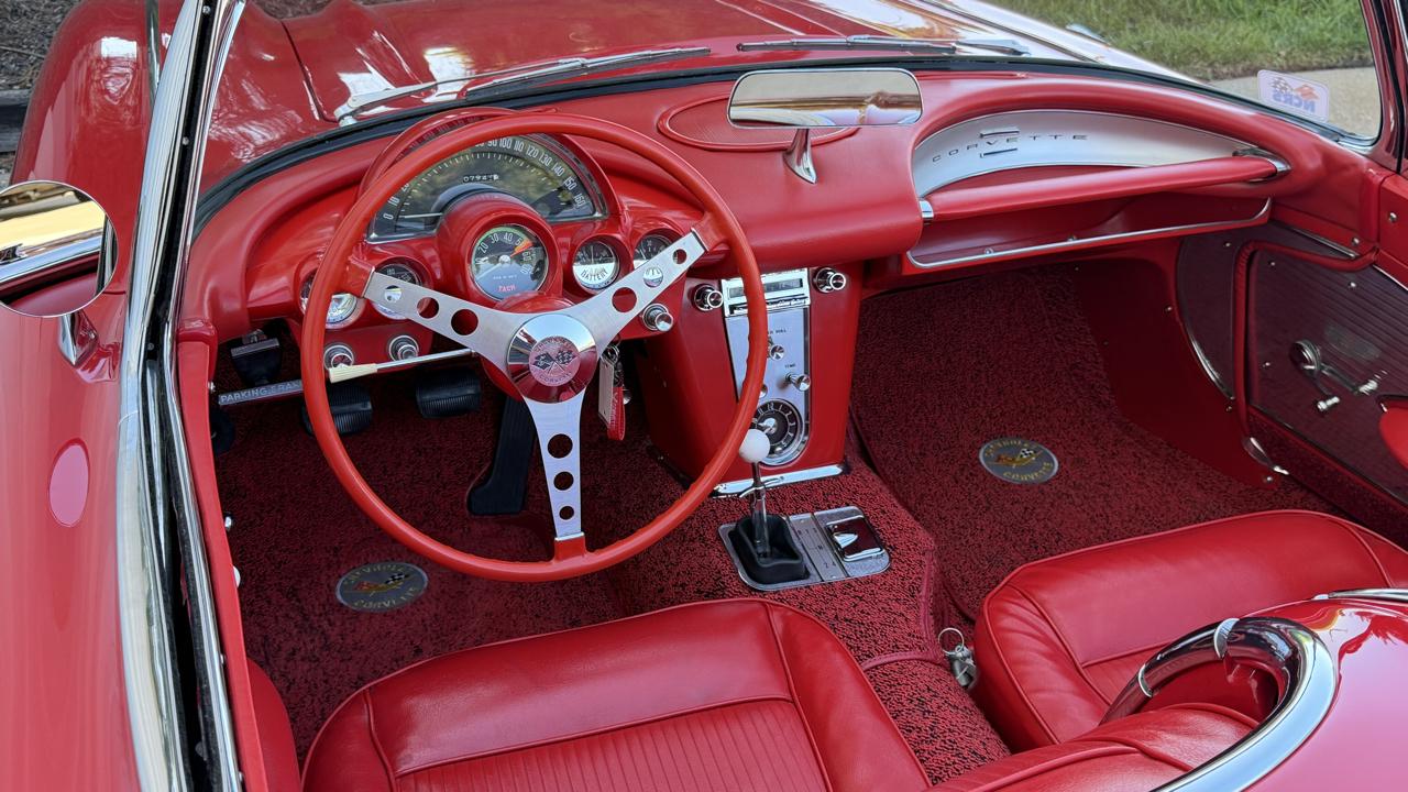 Chevrolet Corvette 2dr Convertible 1961