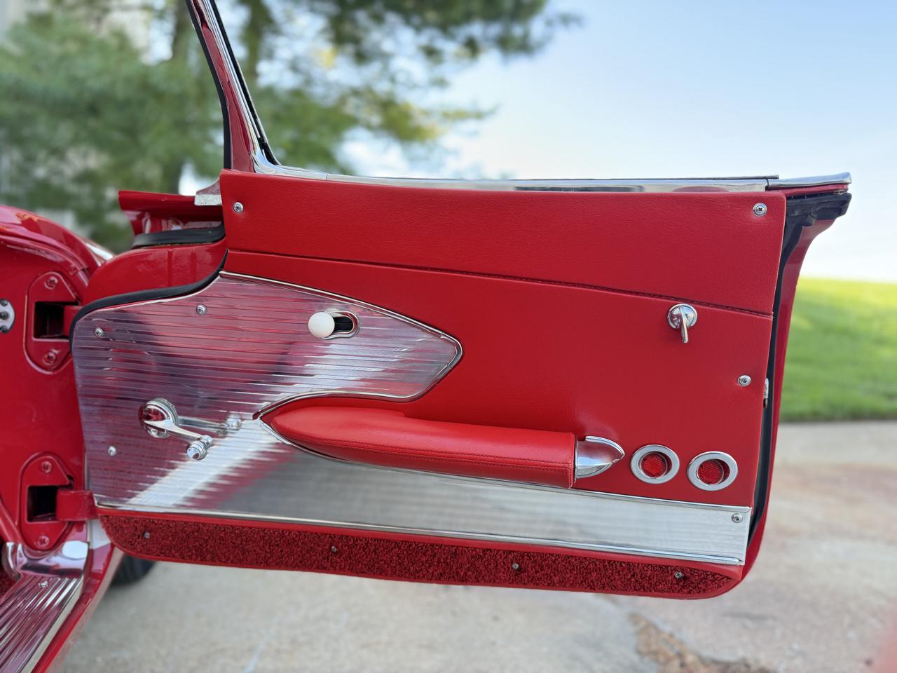 Chevrolet Corvette 2dr Convertible 1961