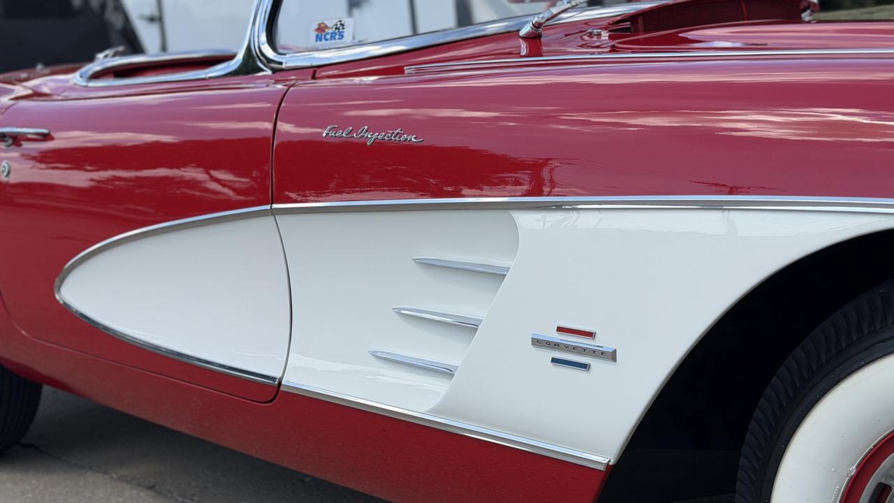 Chevrolet Corvette 2dr Convertible 1961